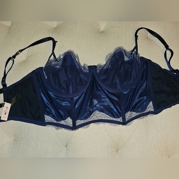 NWT Victoria's Secret Lace Balconet Bra - Picture 9 of 9